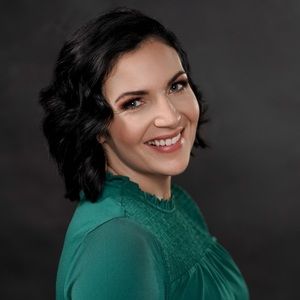 Meet your Posher, Angela